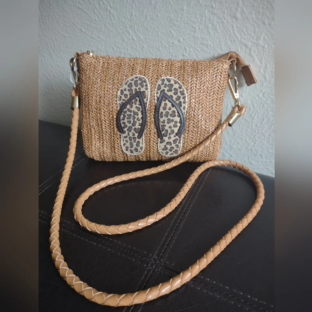 Sondra Roberts Squared Woven Straw Rafia Flip Flop Crossbody Bag - Picture 11 of 14